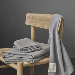 By Mogensen håndklæde grey waffle 70x140 cm