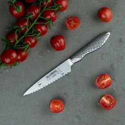 Global universalkniv med bølgeskær 11,5 cm