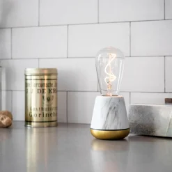 Humble One bordlampe hvid marble