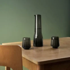 Iittala Essence glaskande 1 liter mørkegrå