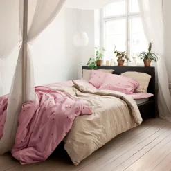 Juna Daisy sengetøj pink/rød 140x220 cm