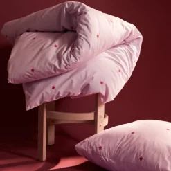 Juna Daisy sengetøj pink/rød 200x220 cm