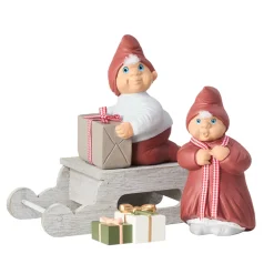 Klarborg Josefine & Oliver med slæde og gaver 13 cm