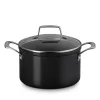 Le Creuset Essential gryde med keramisk belægning 20 cm 3,8 liter