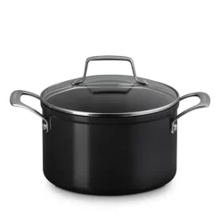 Le Creuset Essential gryde med keramisk belægning 20 cm 3,8 liter