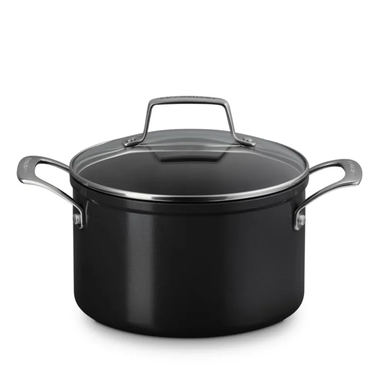 Le Creuset Essential gryde med keramisk belægning 20 cm 3,8 liter