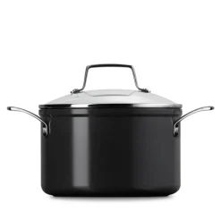 Le Creuset Essential gryde med keramisk belægning 20 cm 3,8 liter