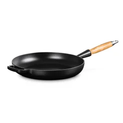 Le Creuset Signature støbejern stegepande med træhåndtag Ø 28 cm matte black