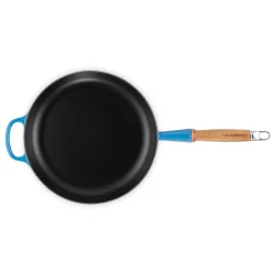 Le Creuset Signature støbejern stegepande med træhåndtag Ø 28 cm azure