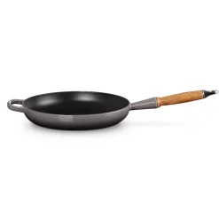 Le Creuset Signature støbejern stegepande med træhåndtag Ø 28 cm flint