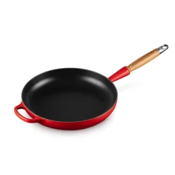 Le Creuset Signature støbejern stegepande med træhåndtag Ø 28 cm cerise