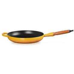 Le Creuset Signature støbejern stegepande med træhåndtag Ø 28 cm nectar