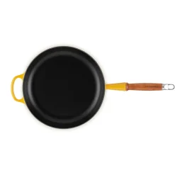 Le Creuset Signature støbejern stegepande med træhåndtag Ø 28 cm nectar