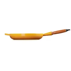 Le Creuset Signature støbejern stegepande med træhåndtag Ø 28 cm nectar