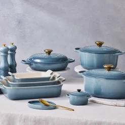 Le Creuset Signature stentøj oval grydeskeholder Chambray