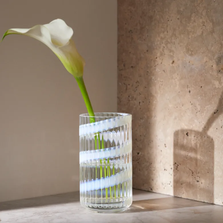 Lyngby Porcelæn Swirl vase hvid H 15,5 cm