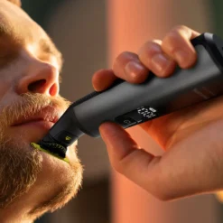 Philips OneBlade Pro shaver 360 face + body