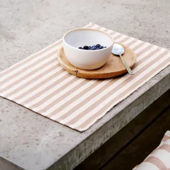 Södahl Statement Stripe dækkeserviet beige 2 stk. 33x48 cm