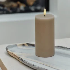 Sirius Sille LED bloklys karamel Ø 7,5 cm H 15 cm