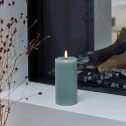 Sirius Sille LED bloklys olivengrøn Ø 7,5 cm H 15 cm