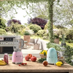 Smeg KLF03PGEU elkedel pastelgrøn 1,7 liter 2400 watt