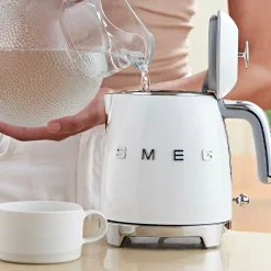 Smeg KLF05WHEU elkedel mini hvid 0,8 liter 1400 watt