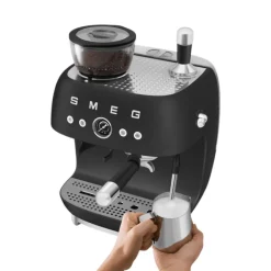 Smeg 50's Style manuel espressomaskine mat sort 1650 watt