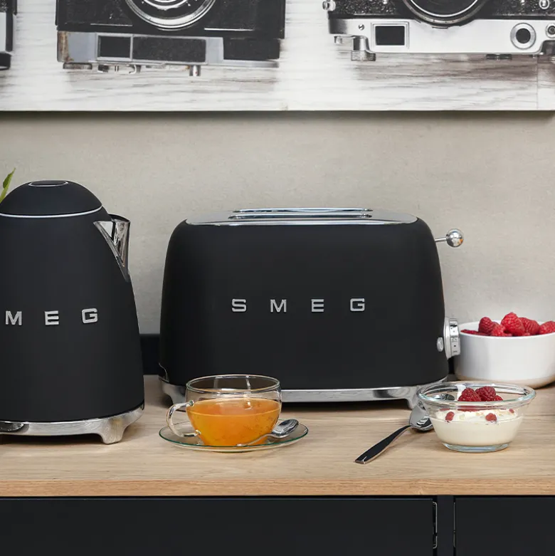 Smeg TSF01BLMEU brødrister sort 2 skiver 950 watt