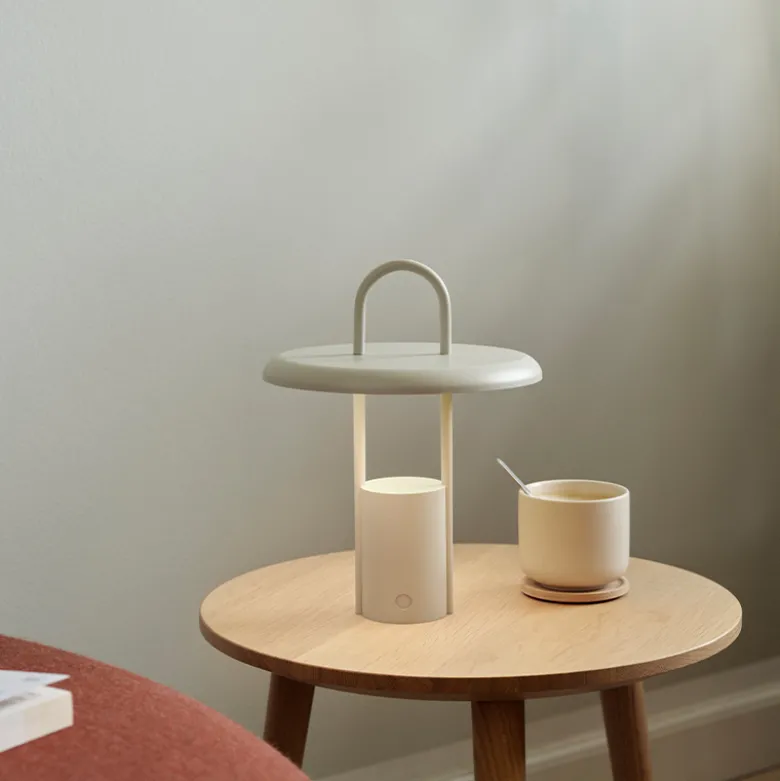 Stelton Pier transportabel LED lampe sand