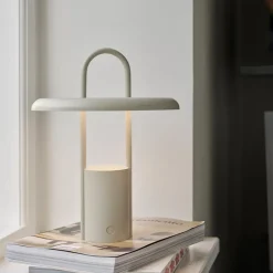 Stelton Pier transportabel LED lampe sand
