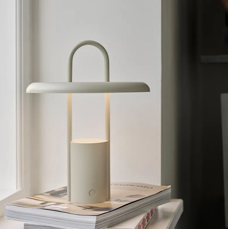 Stelton Pier transportabel LED lampe sand
