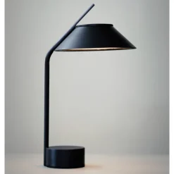 Stelton Vinkel LED lampe sort H 41,5 cm