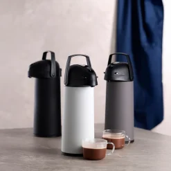Termokande med pumpe 1,9 liter - assorterede farver