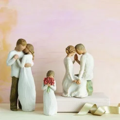 Willow Tree Surrounded by Love figur H 13 cm